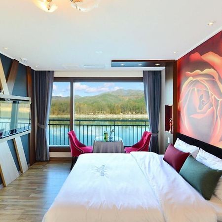 Moonlight Blue Pension Gapyeong Ngoại thất bức ảnh