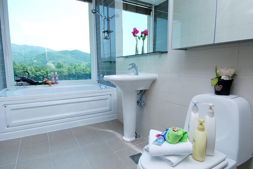 Moonlight Blue Pension Gapyeong Ngoại thất bức ảnh
