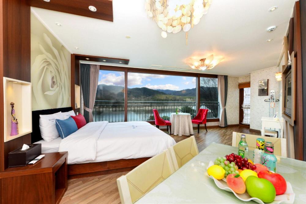 Moonlight Blue Pension Gapyeong Ngoại thất bức ảnh