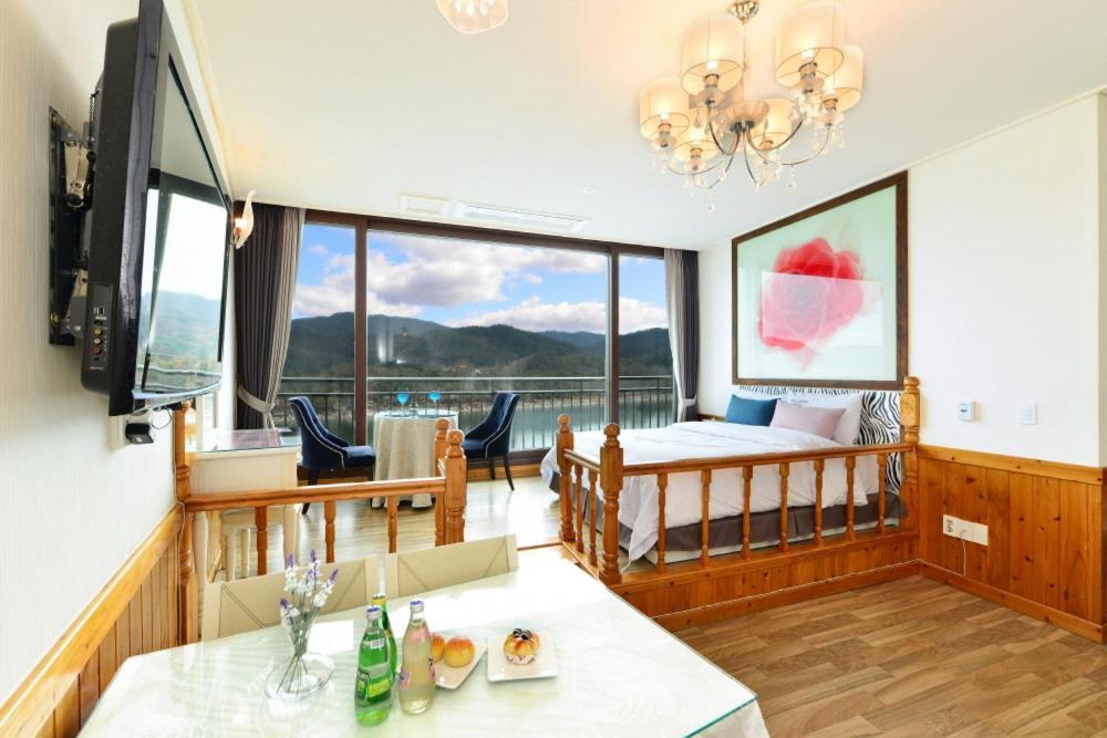 Moonlight Blue Pension Gapyeong Ngoại thất bức ảnh