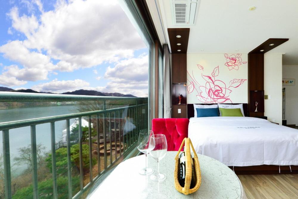 Moonlight Blue Pension Gapyeong Ngoại thất bức ảnh