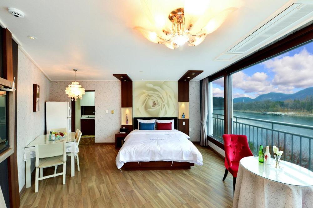 Moonlight Blue Pension Gapyeong Ngoại thất bức ảnh